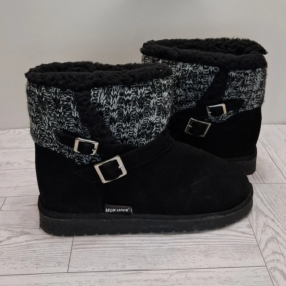 Muk Luks Whimsy Black and White Woven Knit Women's Ankle Boots Size 6